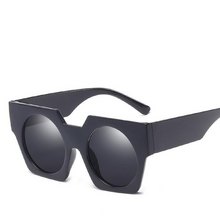 Load image into Gallery viewer, Modern Round Mirror Oversized Sunglasses Women