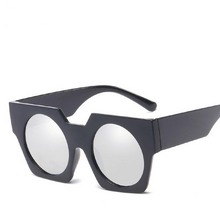 Load image into Gallery viewer, Modern Round Mirror Oversized Sunglasses Women
