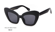 Load image into Gallery viewer, Retro 90s Large Tortoiseshell Cat Eye Sunglasses Women