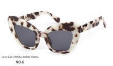 Load image into Gallery viewer, Retro 90s Large Tortoiseshell Cat Eye Sunglasses Women